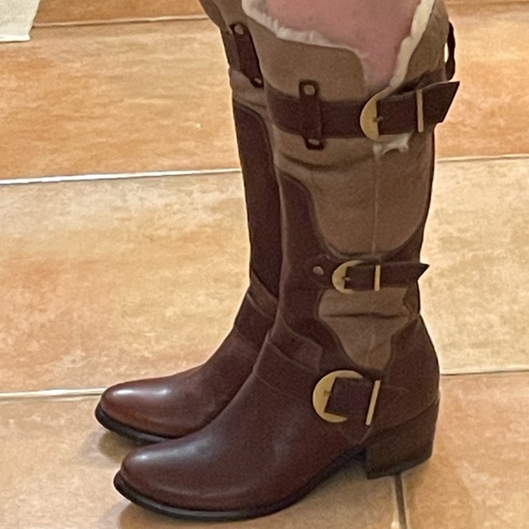 CHARLES DAVID Brown Tan Buckle Moto Sherpa Lined Boots Size 37 US 6.5 - Picture 10 of 16